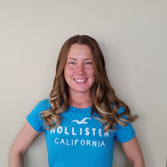 Meet your Posher, Danielle - Picture 3 of 4